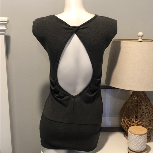 Small Lux dark grey tunic w/ keyhole back opening - Picture 4 of 6